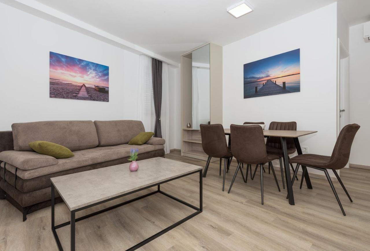 Apartments By The Sea Makarska - 19134 Esterno foto