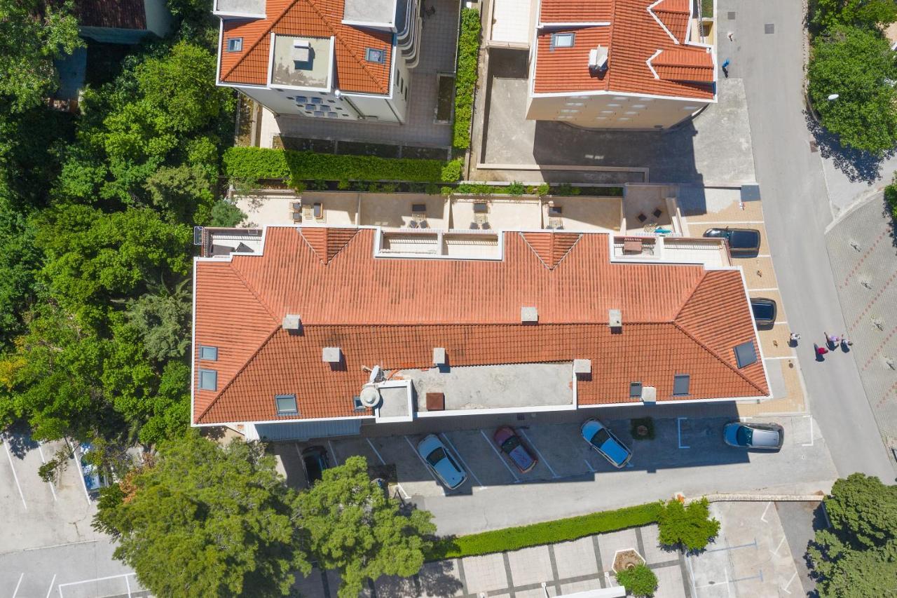 Apartments By The Sea Makarska - 19134 Esterno foto